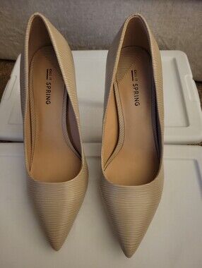 Call It Spring Nude Textured Pointed Toe Stiletto Pumps Size 8 NWT Condition